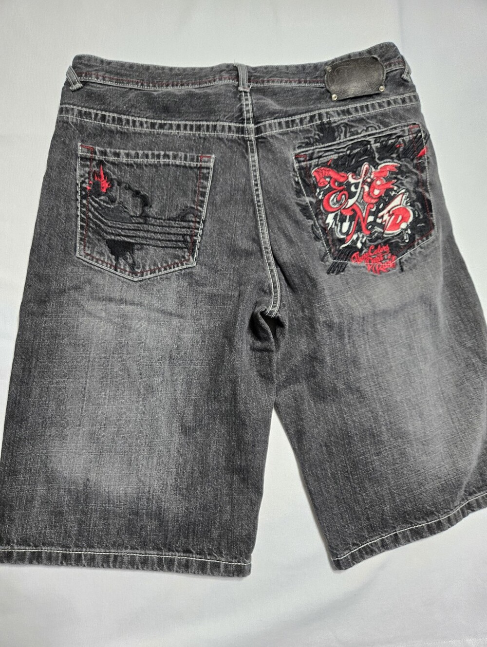 Ecko Unltd Men's Black Vintage Y2K Jesse Pinkman Inspired Embroidered Shorts 36